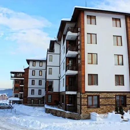 Cosy 3-Bedroom Top Floor Maisonette In Predela 2 아파트