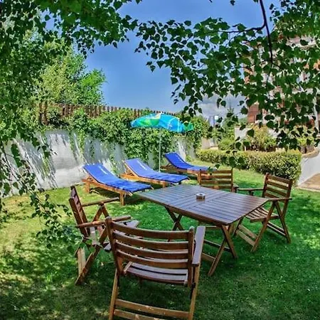 Cosy 3-Bedroom Top Floor Maisonette In Predela 2 반스코
