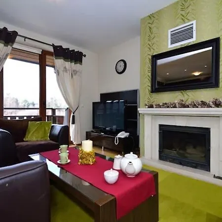 아파트 Cosy 3-Bedroom Top Floor Maisonette In Predela 2 *