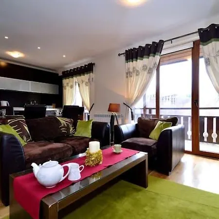 Apartment Cosy 3-Bedroom Top Floor Maisonette In Predela 2 Bansko
